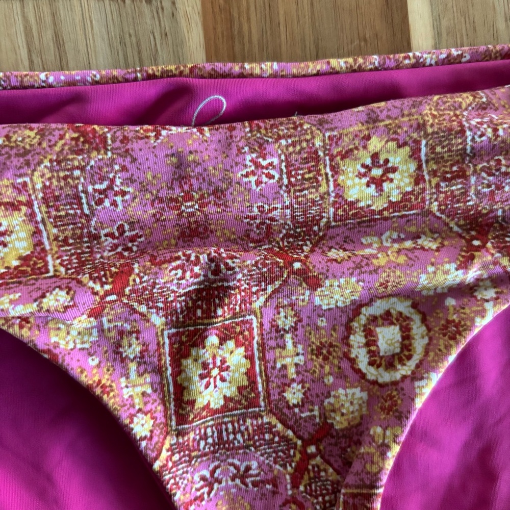 Frankie’s Bikinis Set - Picture 6 of 11